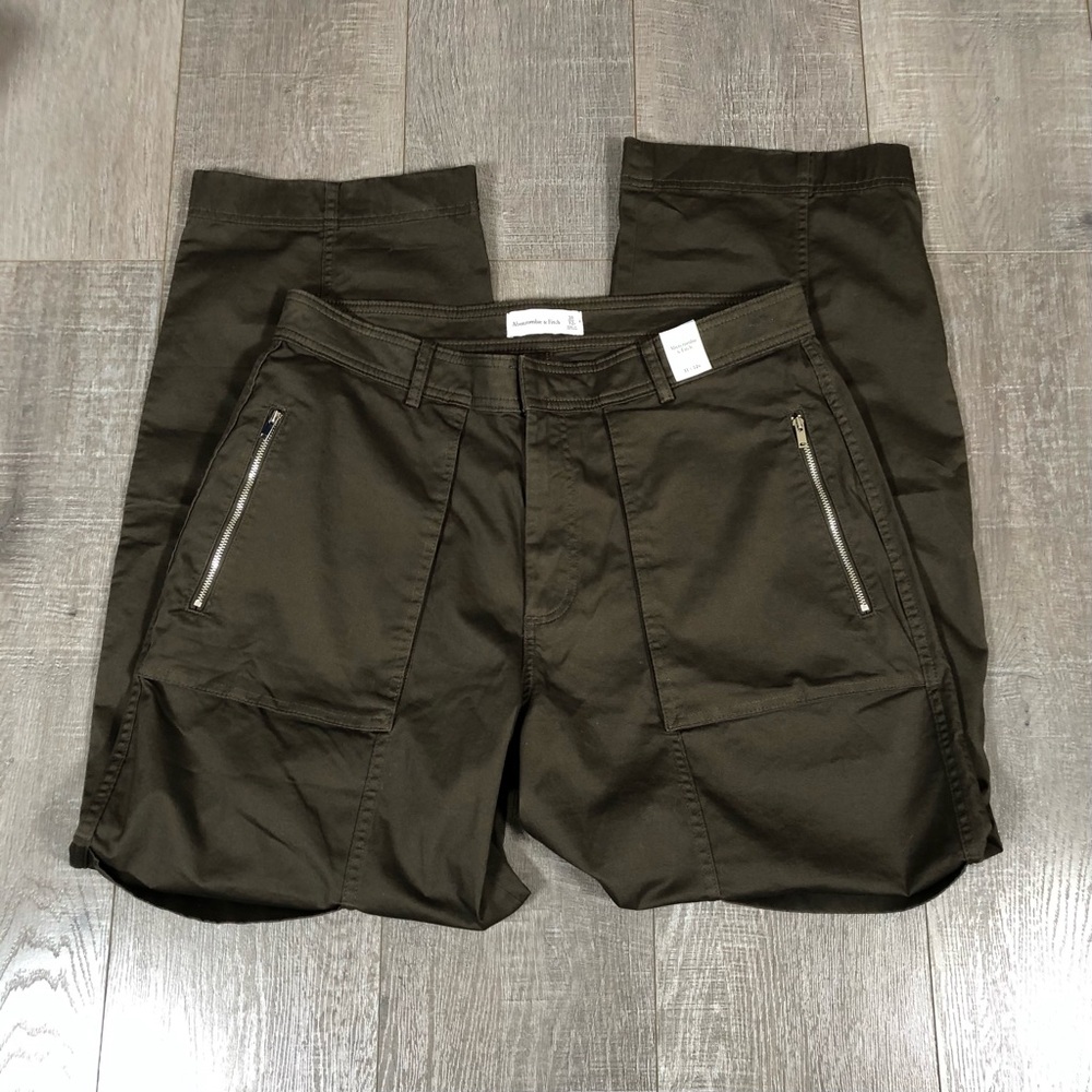 Abercrombie & Fitch Womens Zippered Pockets Cargo Pants Size 31/12 - Picture 3 of 9